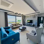 Kalkan Luxury With Panoramic Sea View ヴィラ カシュ